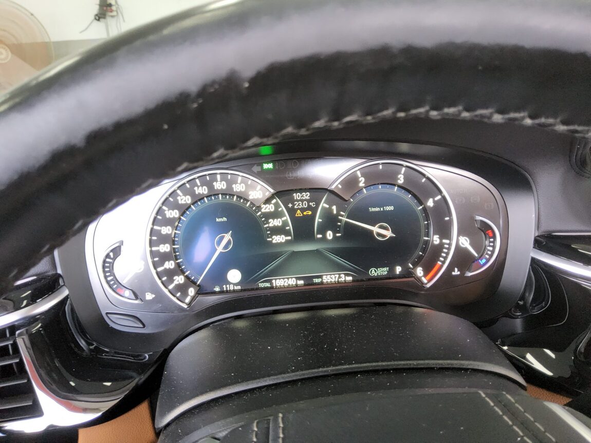 BMW 5 SERIES (7TH GEN) 520d LUXURY LINE SPECIAL 2018 - zdjęcie 9