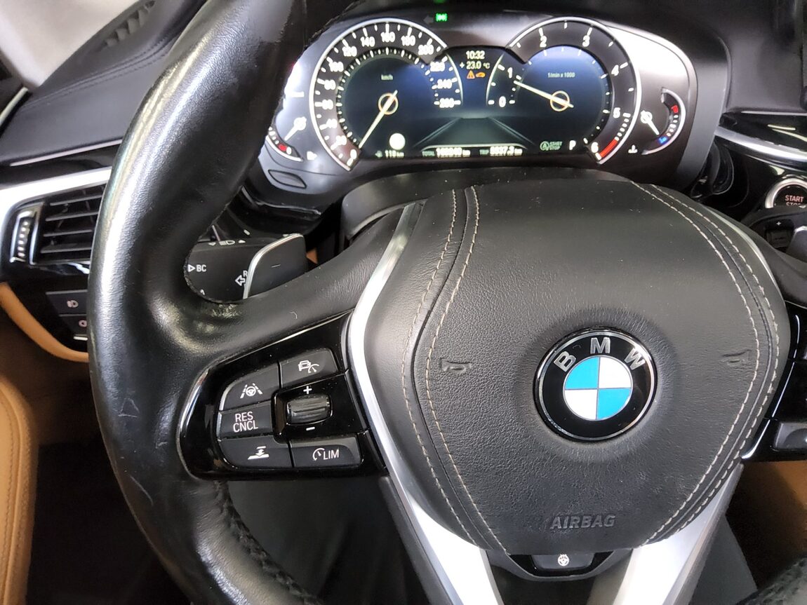 BMW 5 SERIES (7TH GEN) 520d LUXURY LINE SPECIAL 2018 - zdjęcie 18