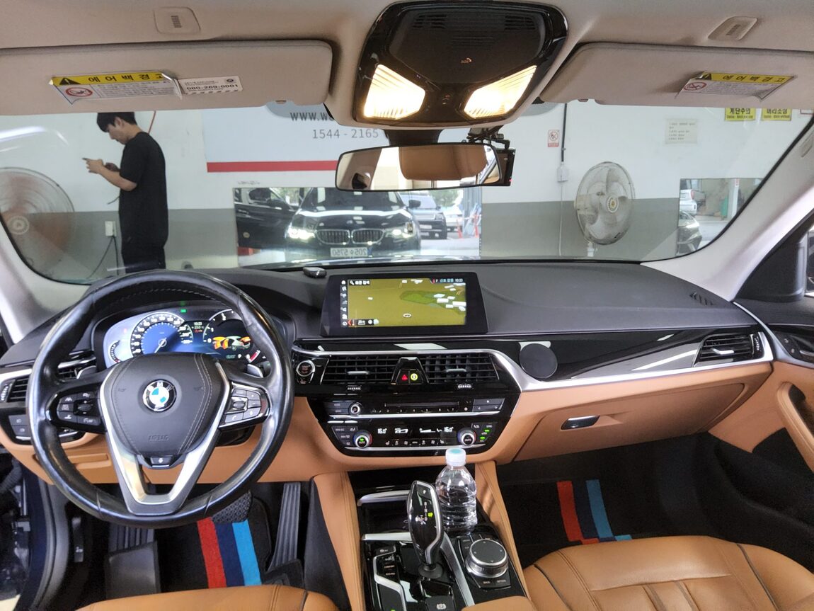 BMW 5 SERIES (7TH GEN) 520d LUXURY LINE SPECIAL 2018 - zdjęcie 11