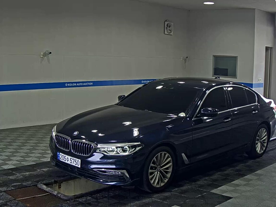 BMW 5 SERIES (7TH GEN) 520d LUXURY LINE SPECIAL 2018 - zdjęcie 2