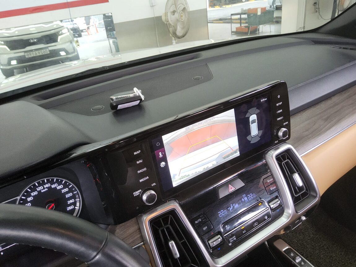 KIA NEW SORENTO HYBRID (MQ4) 1.6 HEV 2WD PRESTIGE 2021 - zdjęcie 17