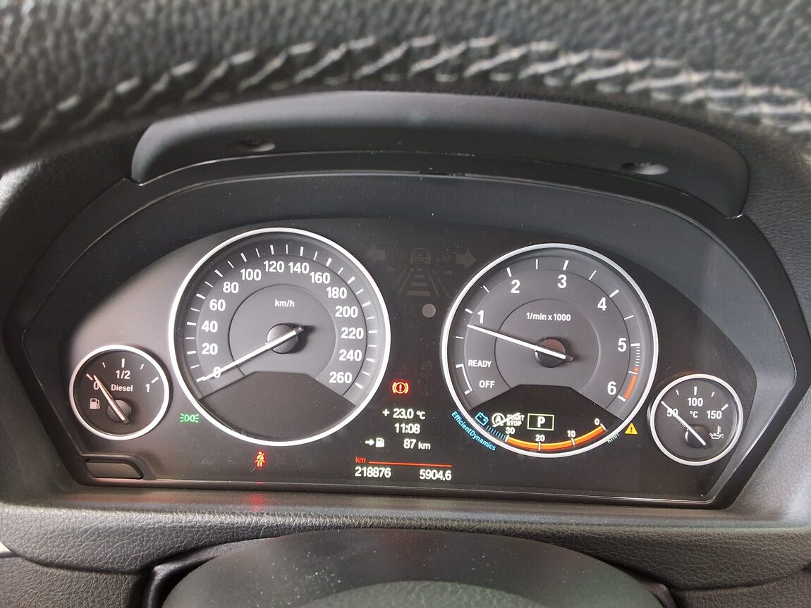 BMW 3 SERIES (6TH GEN) 320d 2014 - zdjęcie 10