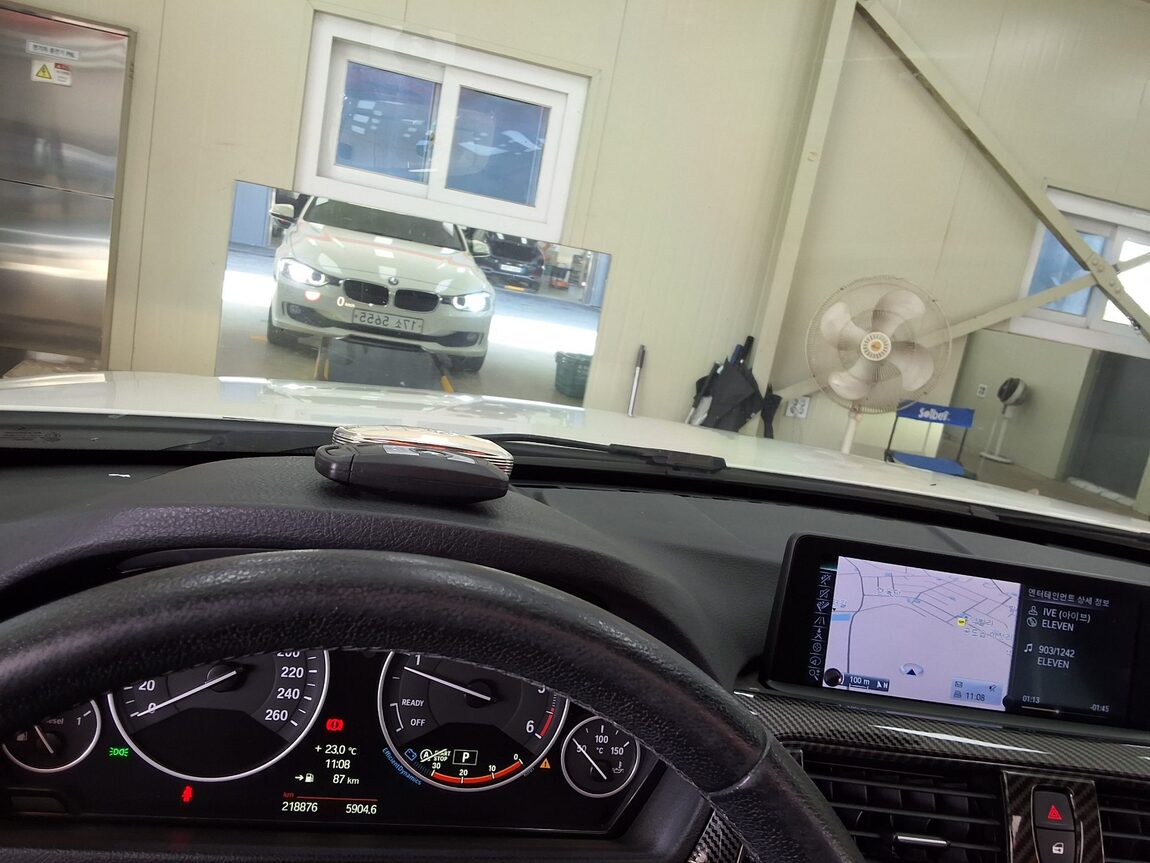 BMW 3 SERIES (6TH GEN) 320d 2014 - zdjęcie 25