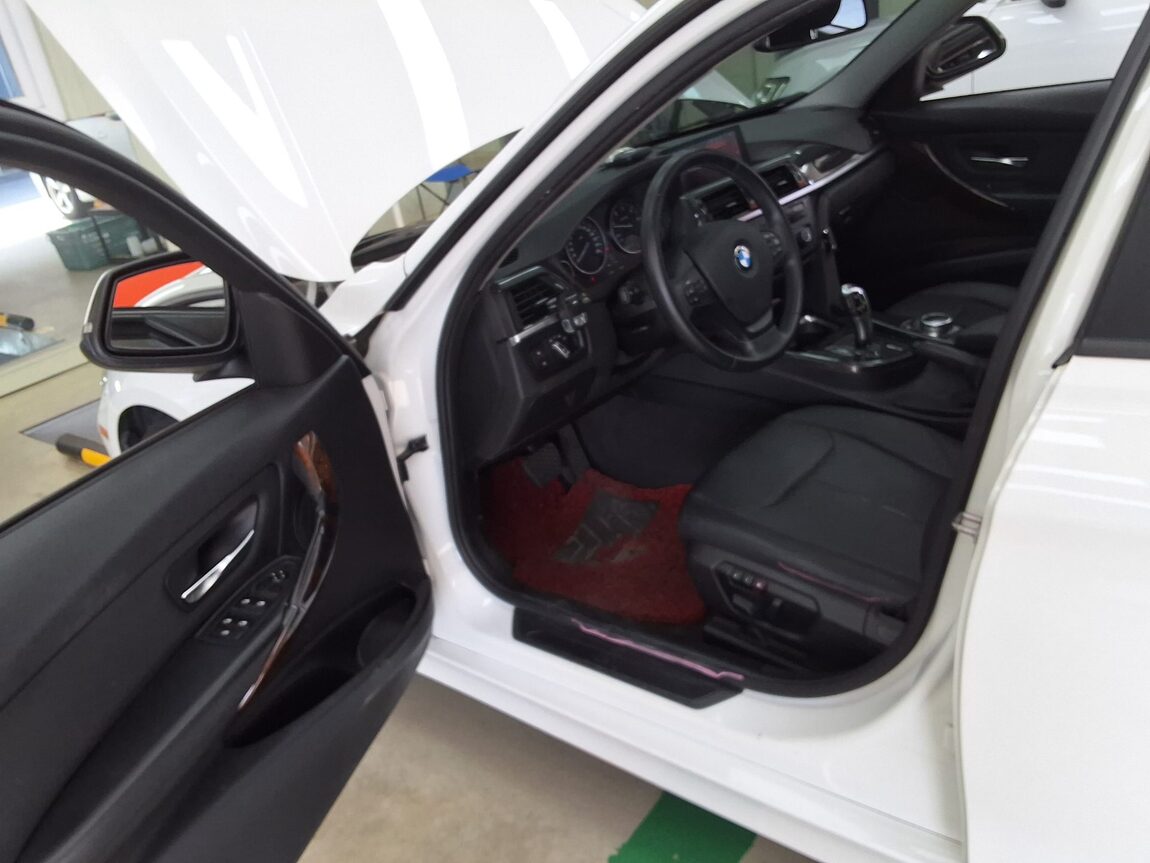 BMW 3 SERIES (6TH GEN) 320d 2014 - zdjęcie 11