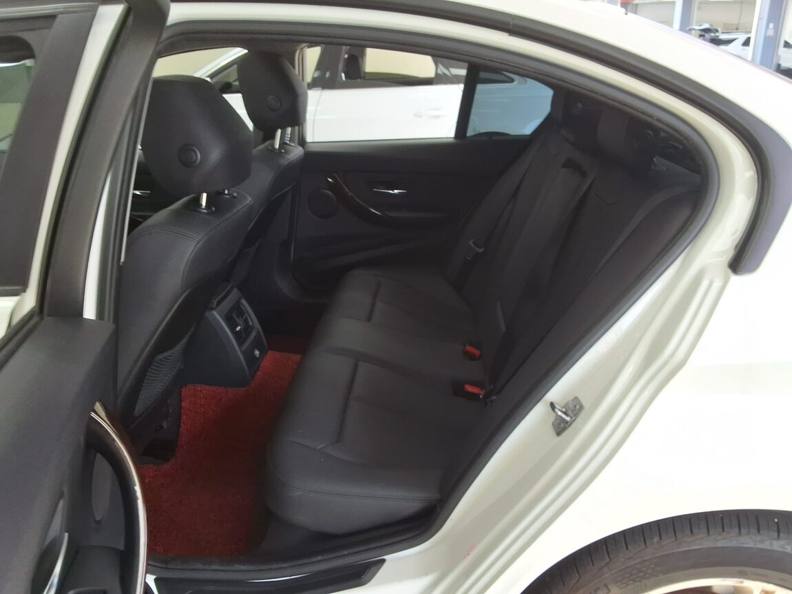 BMW 3 SERIES (6TH GEN) 320d 2014 - zdjęcie 13