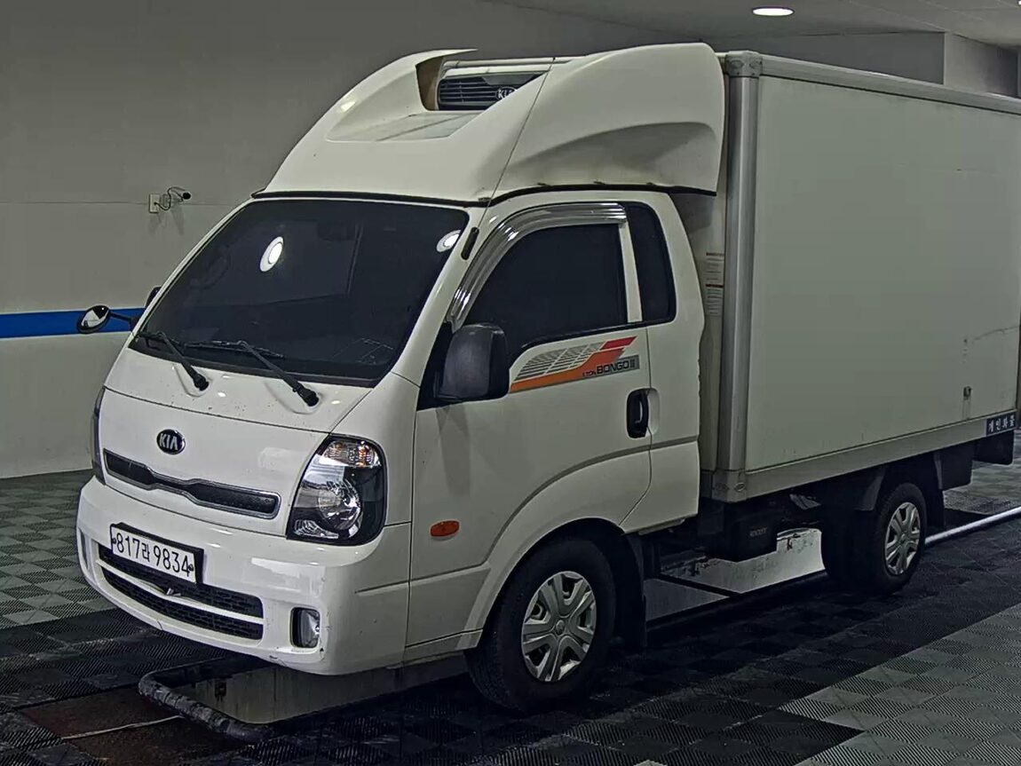 KIA BONGO III CARGO FREEZER BOX TRUCK 1 TON KING CAB 2018 - zdjęcie 2