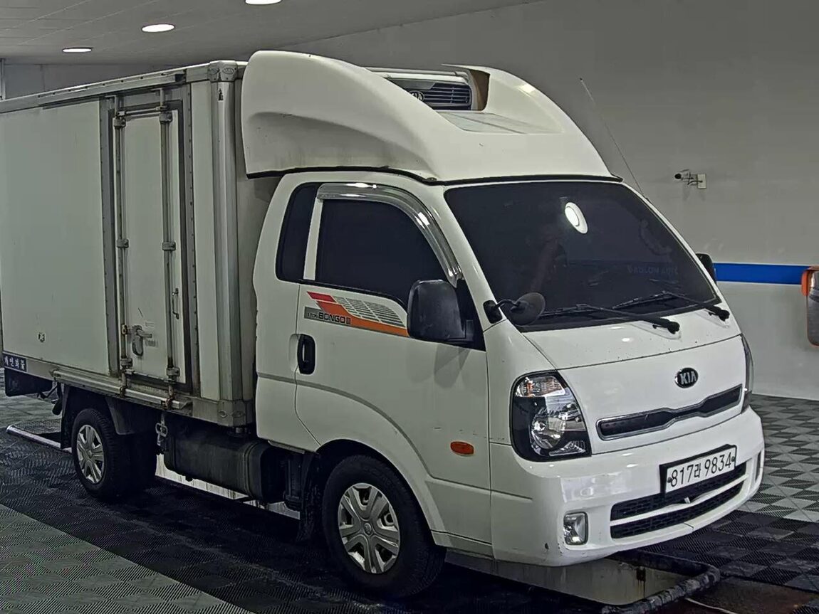 KIA BONGO III CARGO FREEZER BOX TRUCK 1 TON KING CAB 2018 - zdjęcie 3