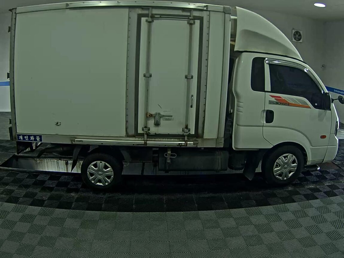 KIA BONGO III CARGO FREEZER BOX TRUCK 1 TON KING CAB 2018 - zdjęcie 4