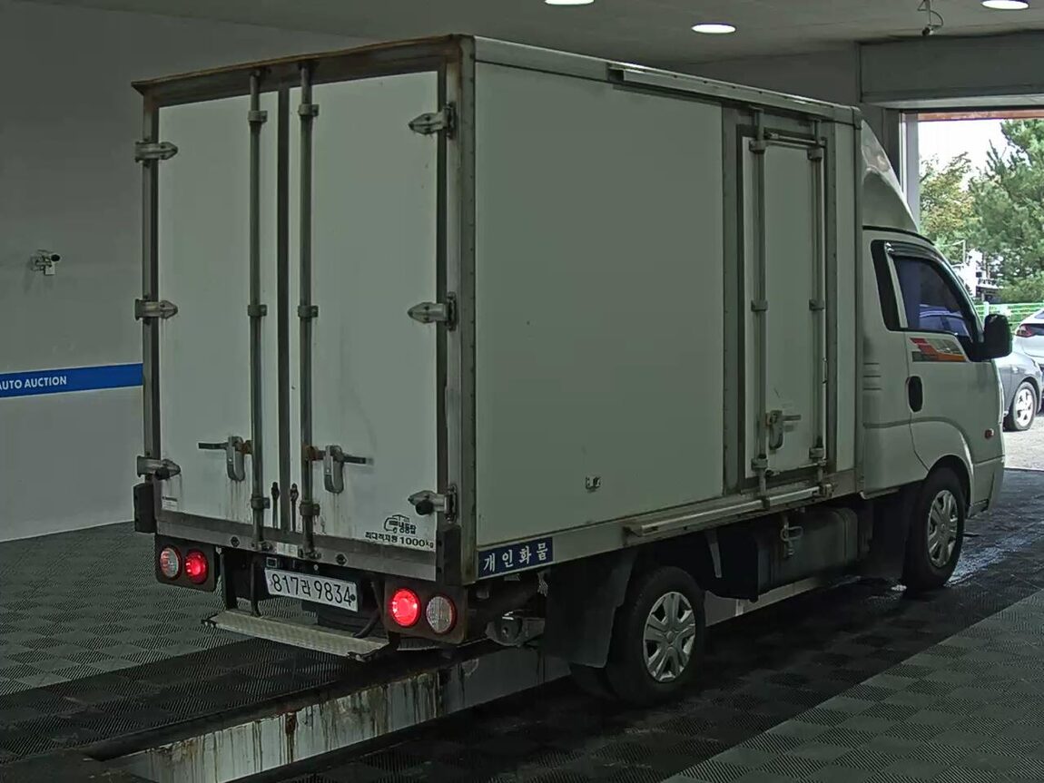 KIA BONGO III CARGO FREEZER BOX TRUCK 1 TON KING CAB 2018 - zdjęcie 5