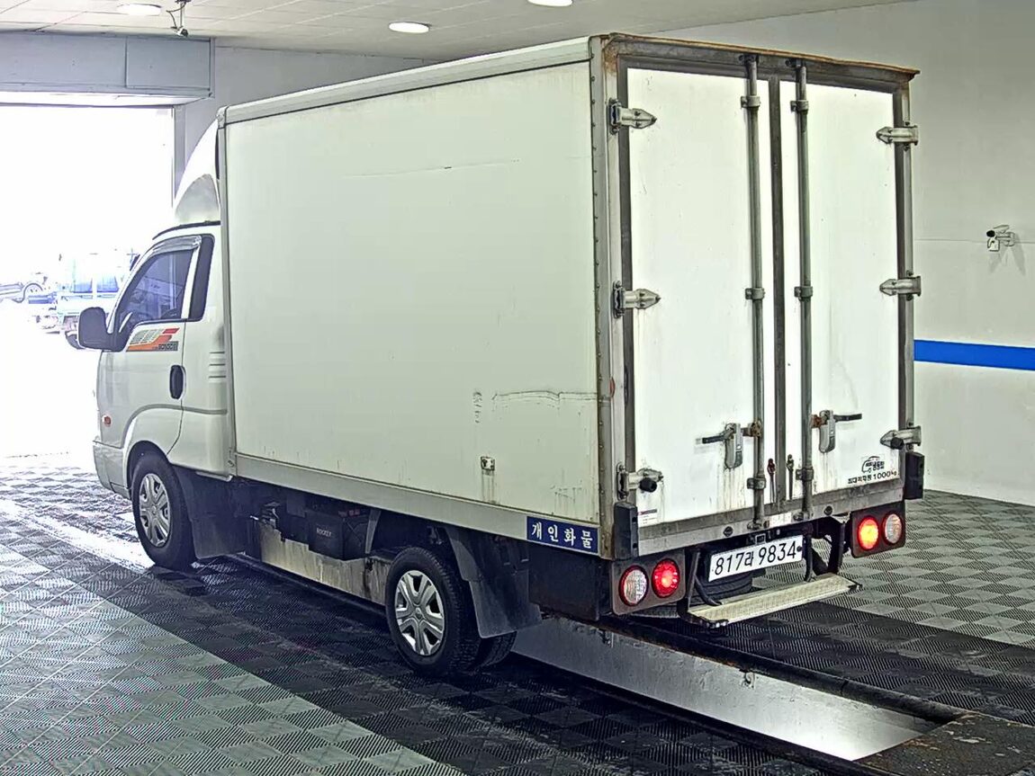 KIA BONGO III CARGO FREEZER BOX TRUCK 1 TON KING CAB 2018 - zdjęcie 6