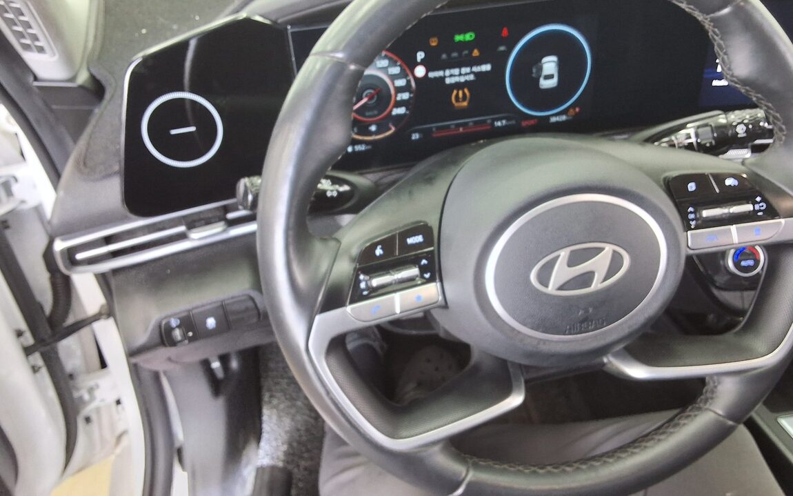 HYUNDAI THE NEW AVANTE (CN7) GASOLINE 1.6 INSPIRATION 2024 - zdjęcie 17