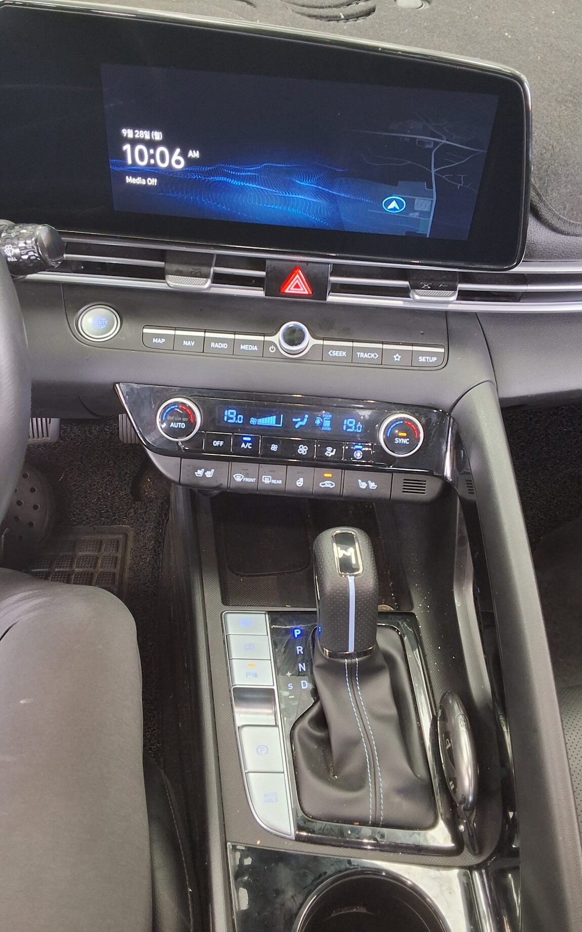 HYUNDAI THE NEW AVANTE (CN7) GASOLINE 1.6 INSPIRATION 2024 - zdjęcie 18