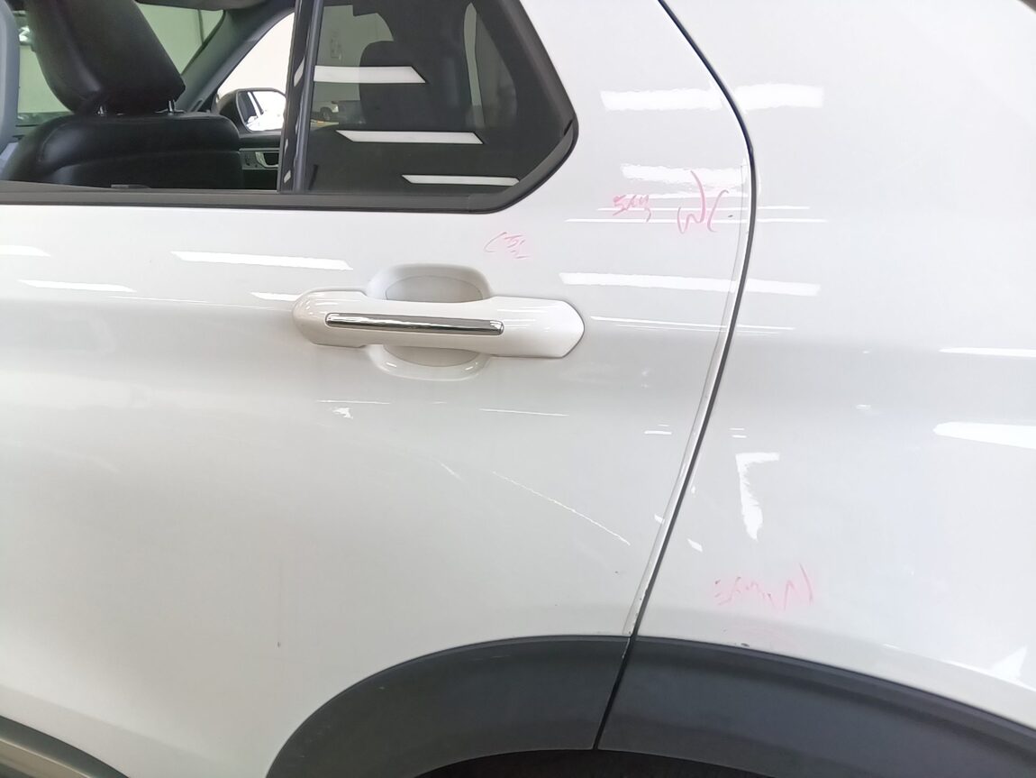 FORD EXPLORER (6TH GEN) 2.3 AWD LIMITED 2020 - zdjęcie 33