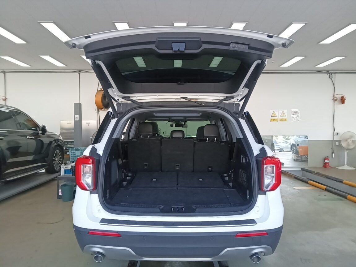 FORD EXPLORER (6TH GEN) 2.3 AWD LIMITED 2020 - zdjęcie 15
