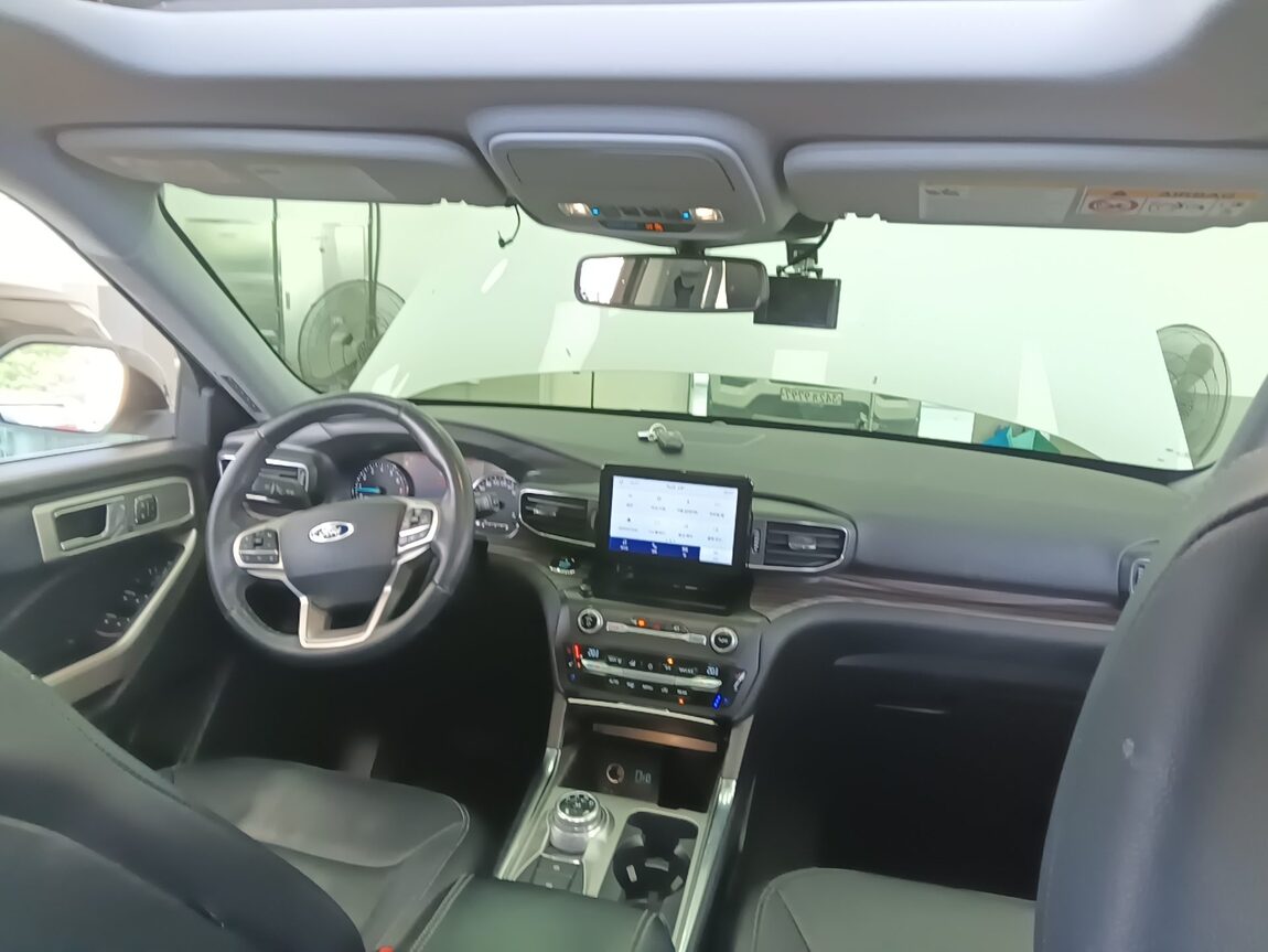 FORD EXPLORER (6TH GEN) 2.3 AWD LIMITED 2020 - zdjęcie 24