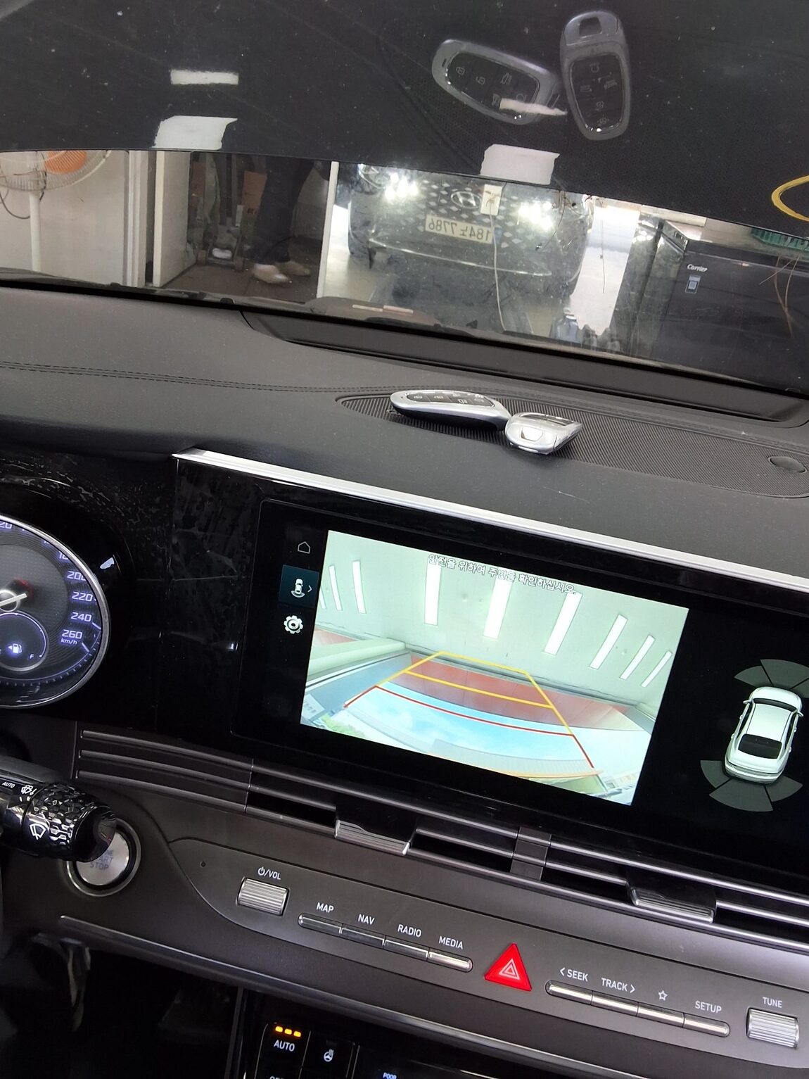 HYUNDAI THE NEW GRANDEUR IG LPi 3.0 PREMIUM 2022 - zdjęcie 17