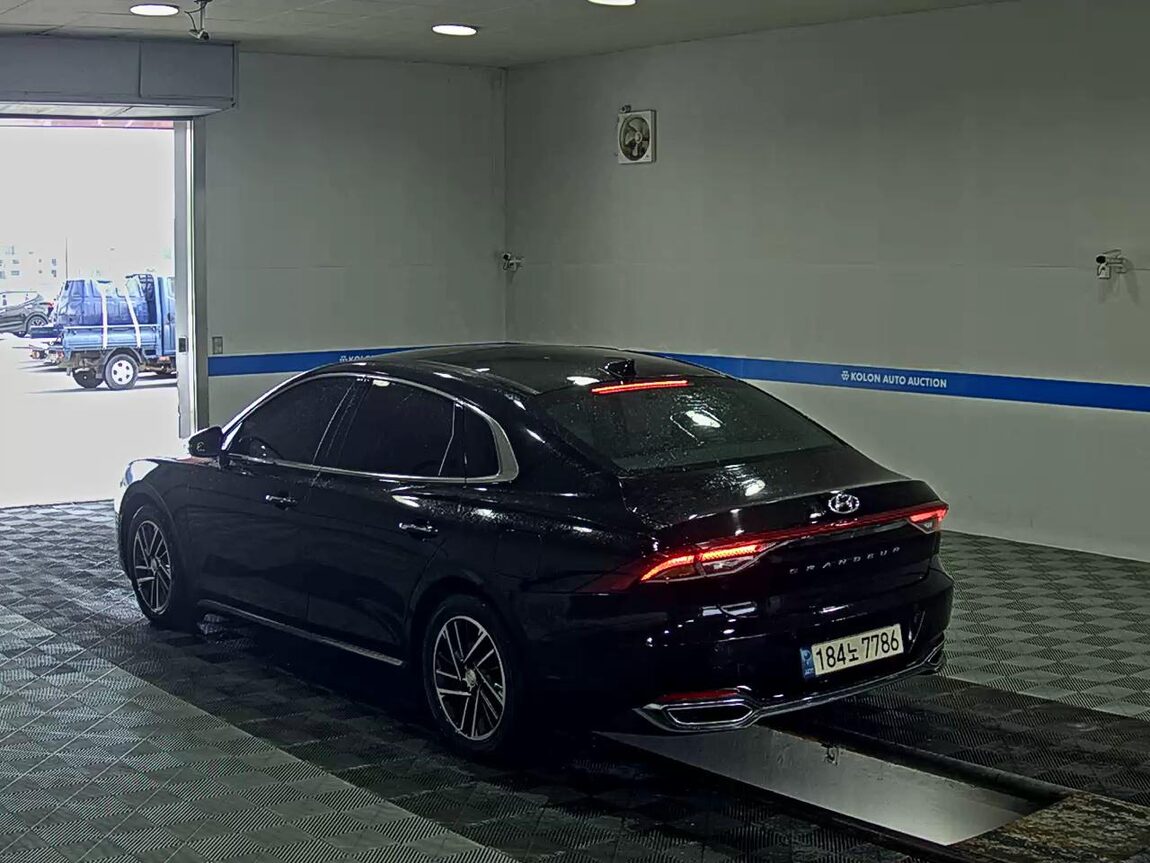 HYUNDAI THE NEW GRANDEUR IG LPi 3.0 PREMIUM 2022 - zdjęcie 6