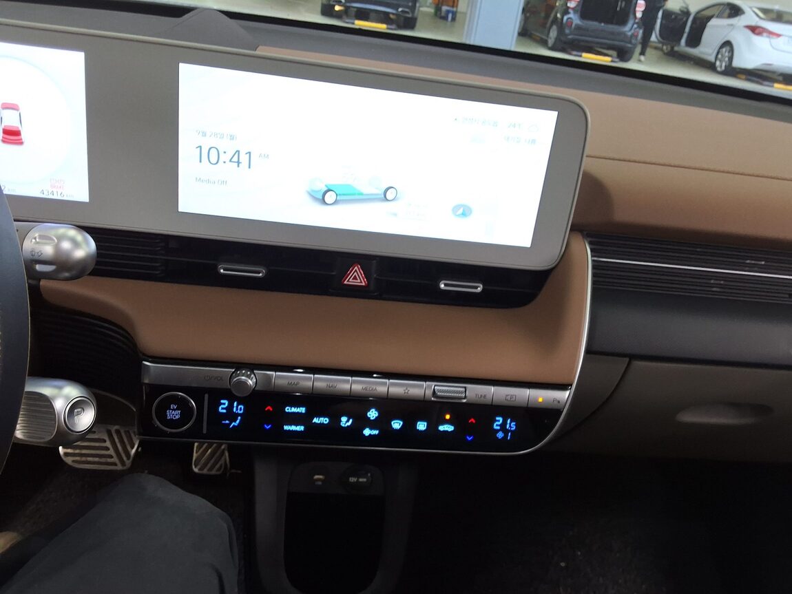 HYUNDAI IONIQ 5 EV AWD LONG RANGE PRESTIGE 2023 - zdjęcie 24