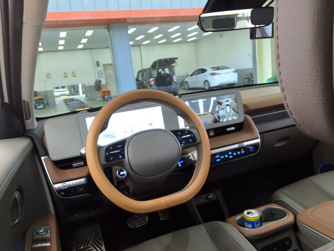 HYUNDAI IONIQ 5 EV AWD LONG RANGE PRESTIGE 2023 - zdjęcie 12