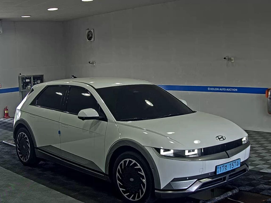 HYUNDAI IONIQ 5 EV AWD LONG RANGE PRESTIGE 2023 - zdjęcie 3