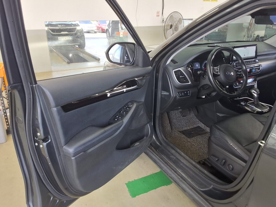 KIA SELTOS 1.6 DIESEL 2WD SIGNATURE 2021 - zdjęcie 10