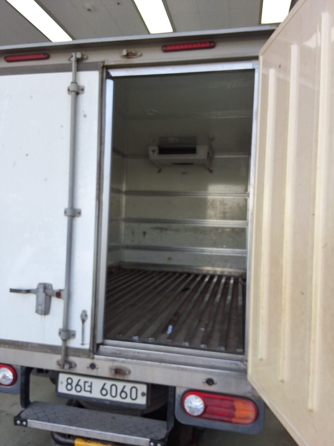 HYUNDAI PORTER II REFRIGERATED BOX TRUCK SUPER CAB 2018 - zdjęcie 12