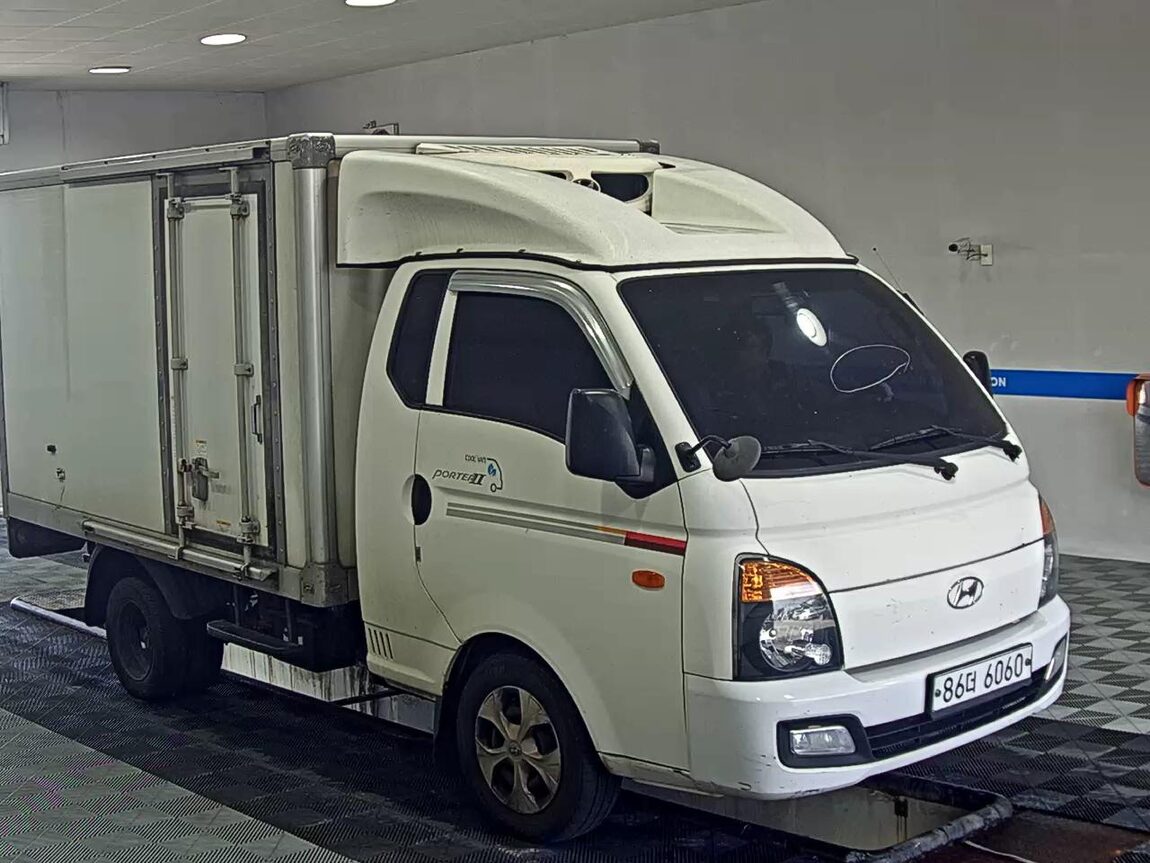 HYUNDAI PORTER II REFRIGERATED BOX TRUCK SUPER CAB 2018 - zdjęcie 3