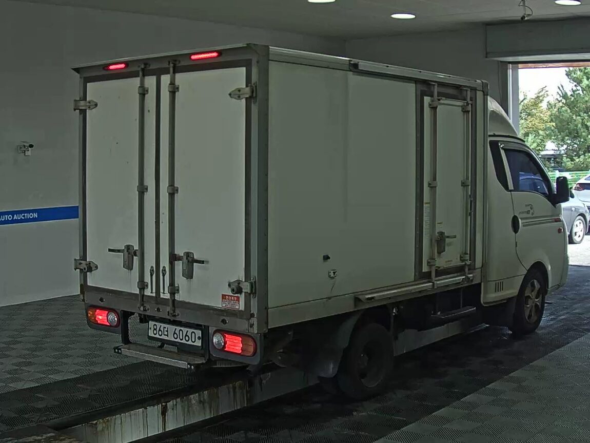 HYUNDAI PORTER II REFRIGERATED BOX TRUCK SUPER CAB 2018 - zdjęcie 5