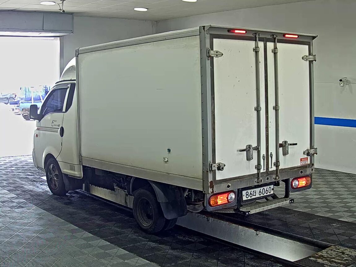 HYUNDAI PORTER II REFRIGERATED BOX TRUCK SUPER CAB 2018 - zdjęcie 6