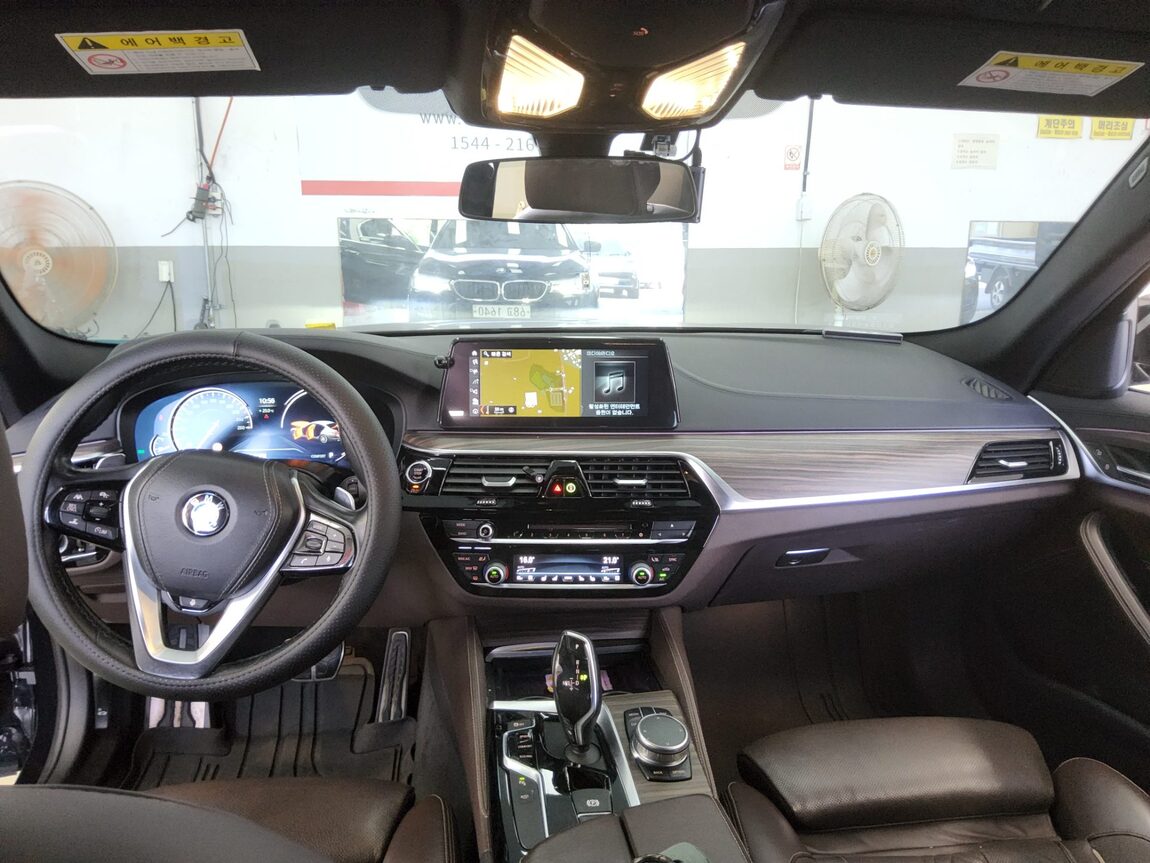 BMW 5 SERIES (7TH GEN) 530i M SPORT PACK PLUS 2018 - zdjęcie 11