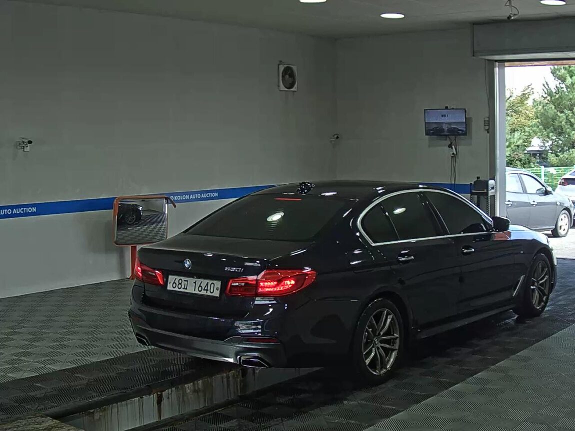 BMW 5 SERIES (7TH GEN) 530i M SPORT PACK PLUS 2018 - zdjęcie 5
