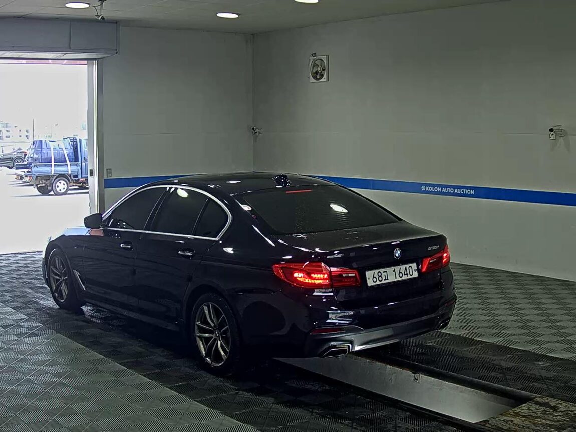 BMW 5 SERIES (7TH GEN) 530i M SPORT PACK PLUS 2018 - zdjęcie 6
