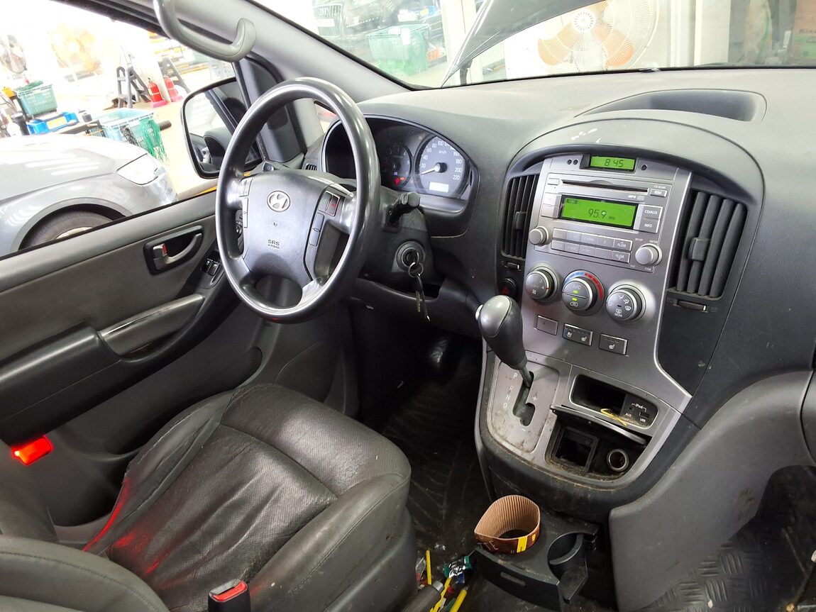 HYUNDAI GRAND STAREX 5-SEATER DIESEL VAN CVX PREMIUM 2016 - zdjęcie 11