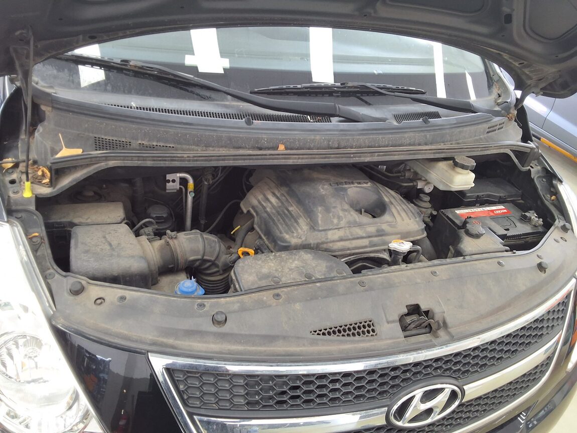 HYUNDAI GRAND STAREX 5-SEATER DIESEL VAN CVX PREMIUM 2016 - zdjęcie 18