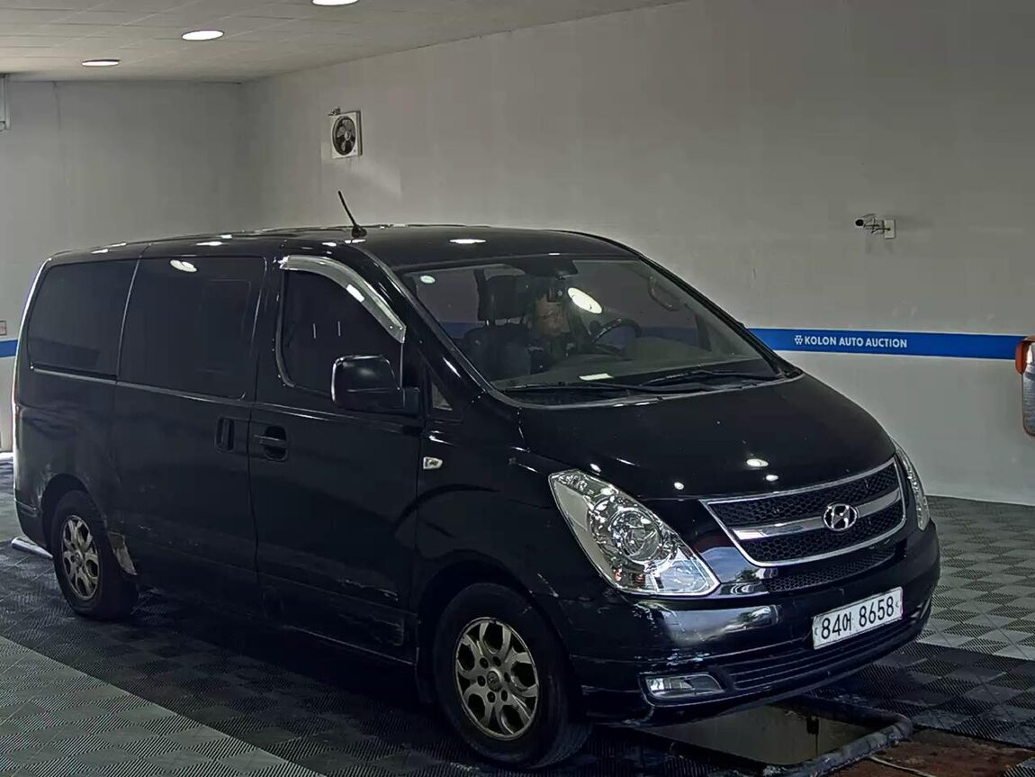 HYUNDAI GRAND STAREX 5-SEATER DIESEL VAN CVX PREMIUM 2016 - zdjęcie 3