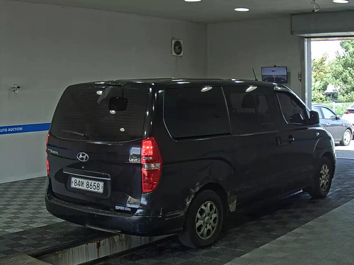 HYUNDAI GRAND STAREX 5-SEATER DIESEL VAN CVX PREMIUM 2016 - zdjęcie 5