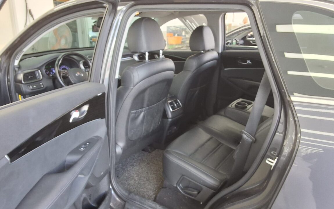 KIA THE NEW SORENTO DIESEL R2.0 2WD PRESTIGE 2020 - zdjęcie 12