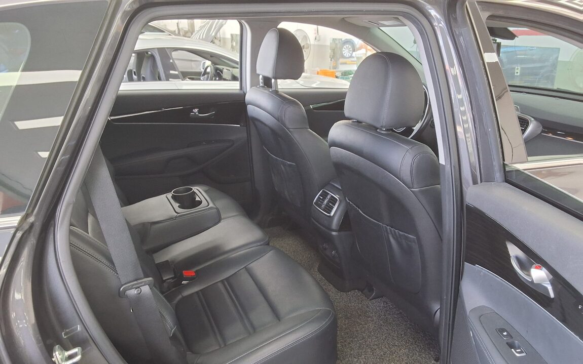 KIA THE NEW SORENTO DIESEL R2.0 2WD PRESTIGE 2020 - zdjęcie 13