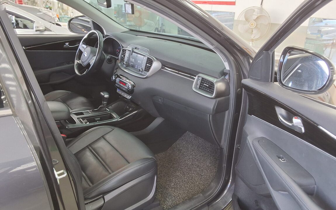 KIA THE NEW SORENTO DIESEL R2.0 2WD PRESTIGE 2020 - zdjęcie 14