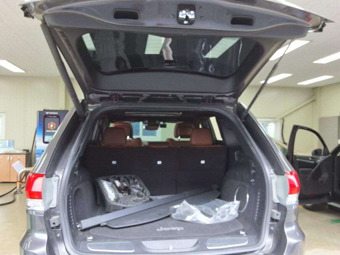 JEEP GRAND CHEROKEE (WK2) 3.6 V6 SUMMIT 2021 - zdjęcie 16
