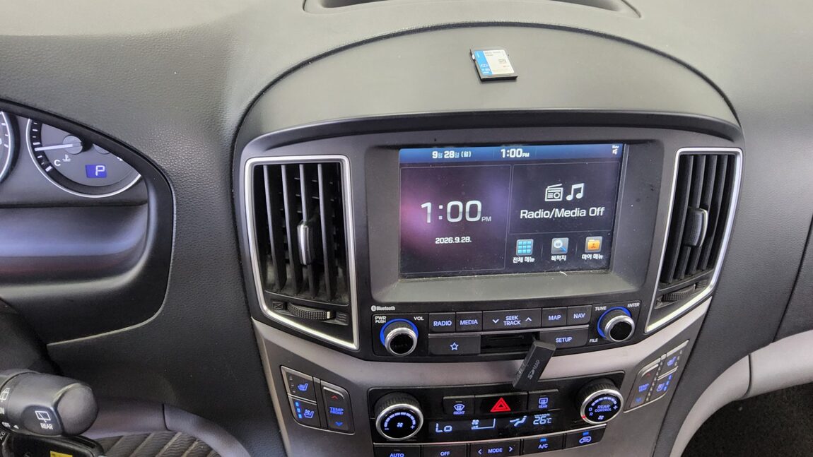 HYUNDAI THE NEW GRAND STAREX 9-SEATER DIESEL PREMIUM SPECIAL 2019 - zdjęcie 19
