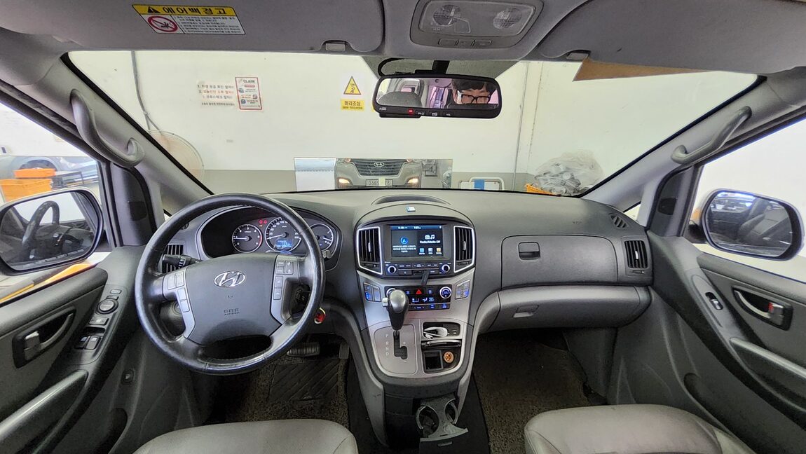 HYUNDAI THE NEW GRAND STAREX 9-SEATER DIESEL PREMIUM SPECIAL 2019 - zdjęcie 11