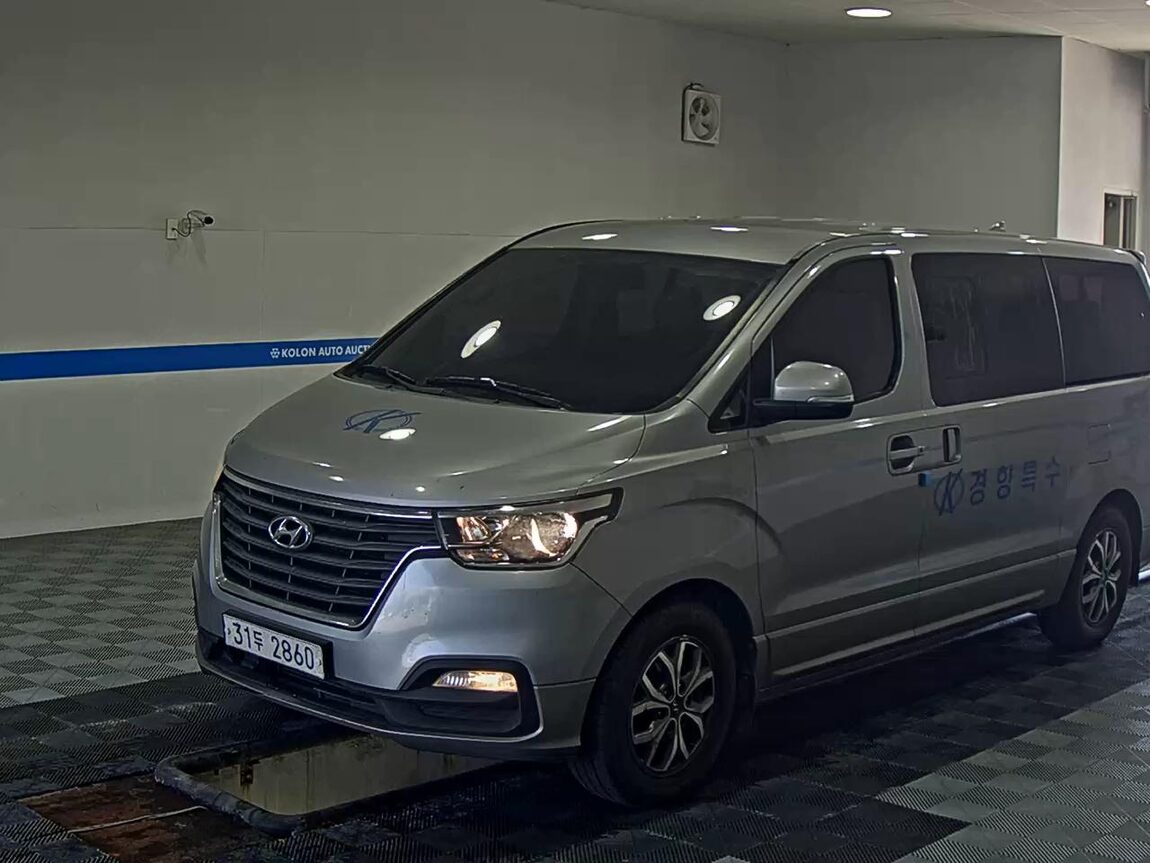 HYUNDAI THE NEW GRAND STAREX 9-SEATER DIESEL PREMIUM SPECIAL 2019 - zdjęcie 2