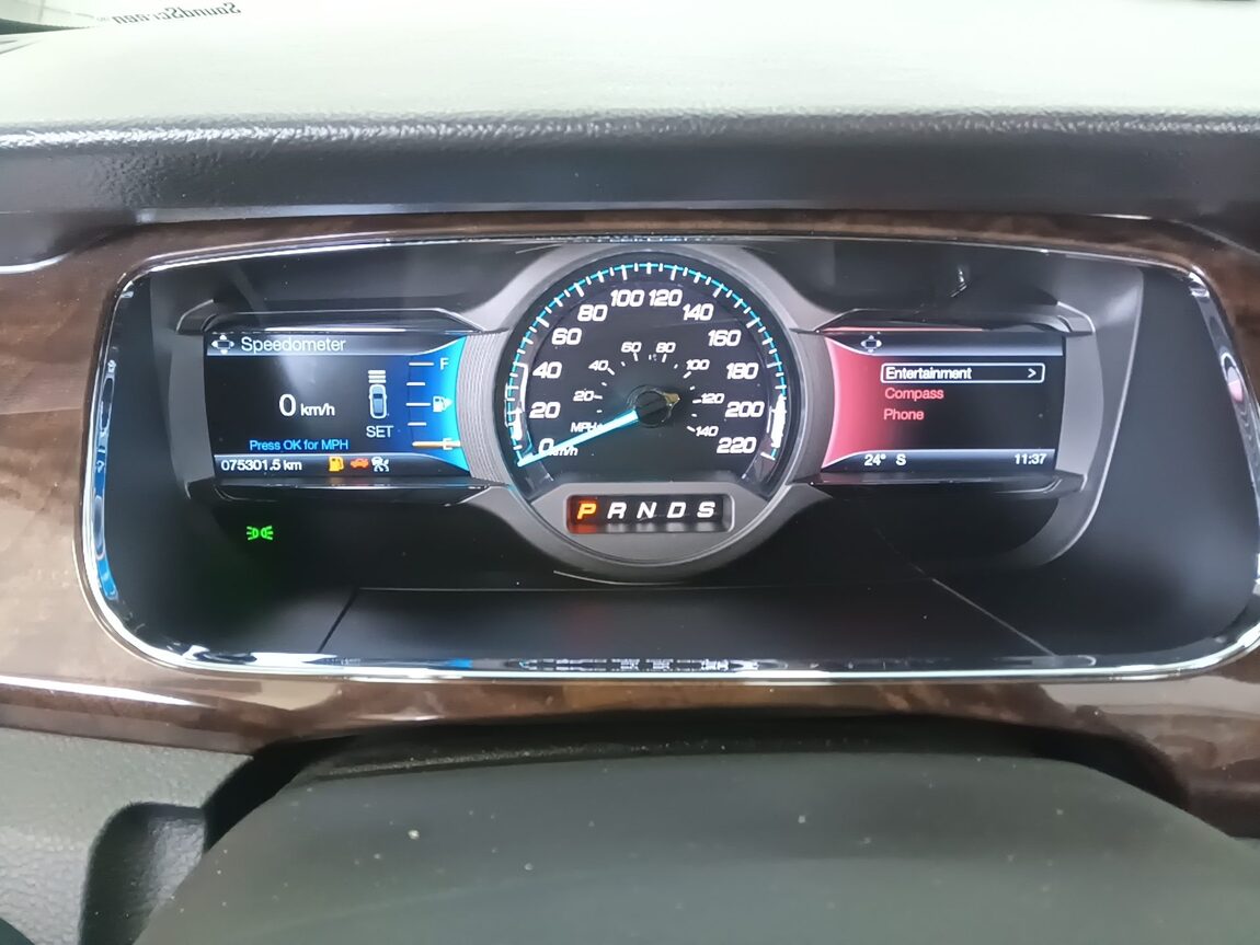FORD TAURUS (6TH GEN) 2.0 ECOBOOST LIMITED 2016 - zdjęcie 9