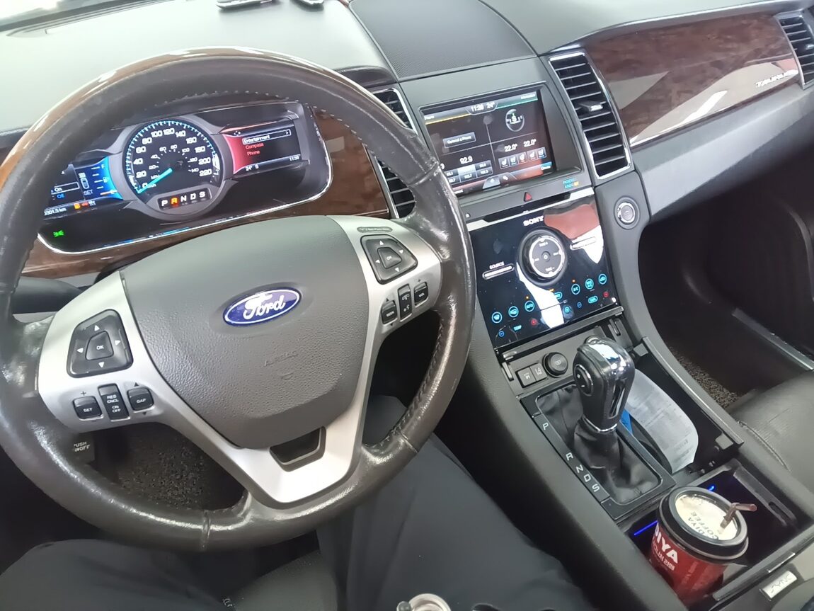 FORD TAURUS (6TH GEN) 2.0 ECOBOOST LIMITED 2016 - zdjęcie 11