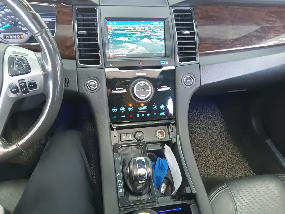 FORD TAURUS (6TH GEN) 2.0 ECOBOOST LIMITED 2016 - zdjęcie 18