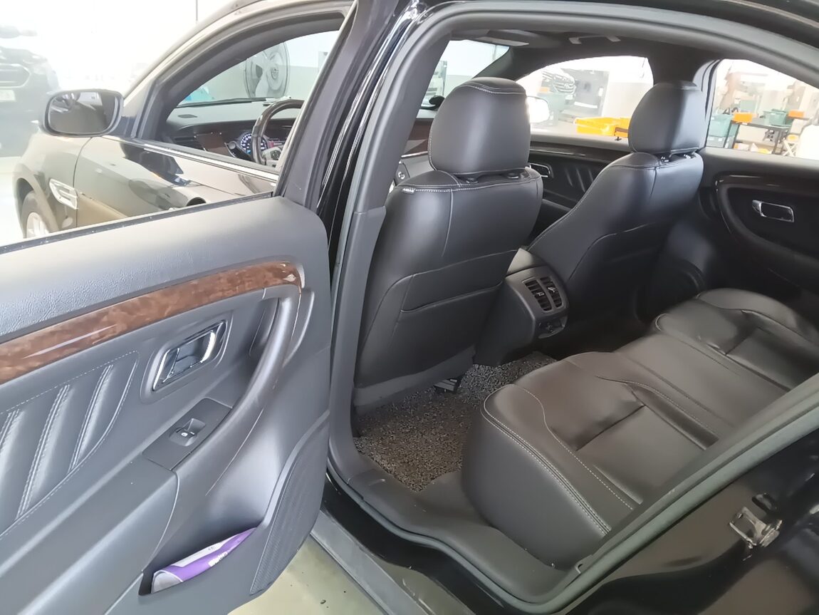 FORD TAURUS (6TH GEN) 2.0 ECOBOOST LIMITED 2016 - zdjęcie 12