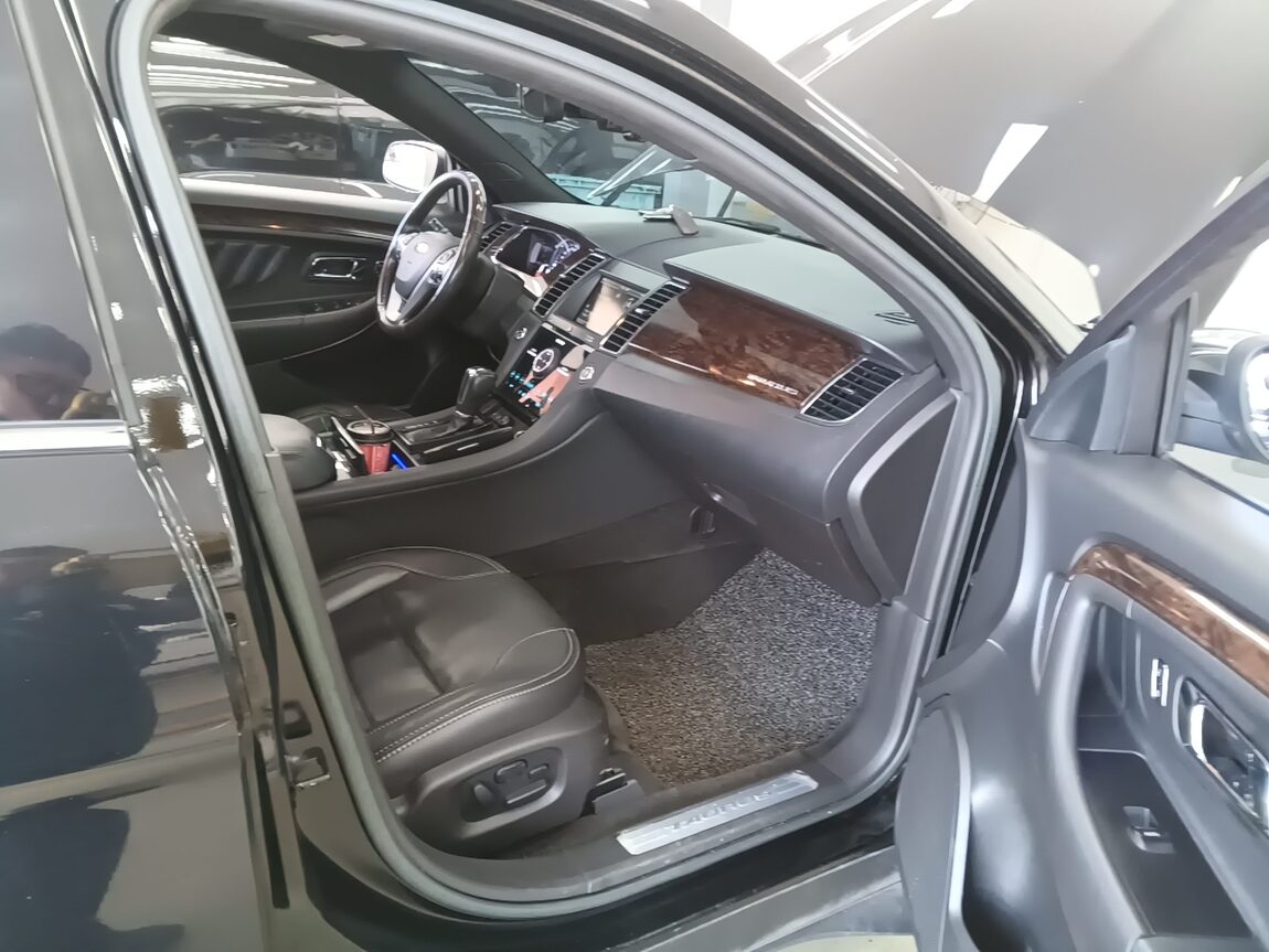 FORD TAURUS (6TH GEN) 2.0 ECOBOOST LIMITED 2016 - zdjęcie 14