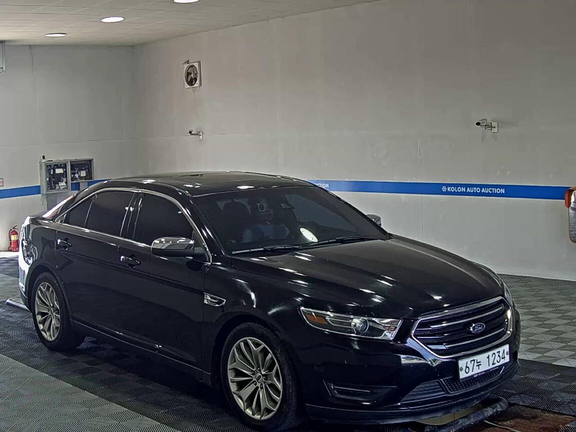 FORD TAURUS (6TH GEN) 2.0 ECOBOOST LIMITED 2016 - zdjęcie 3