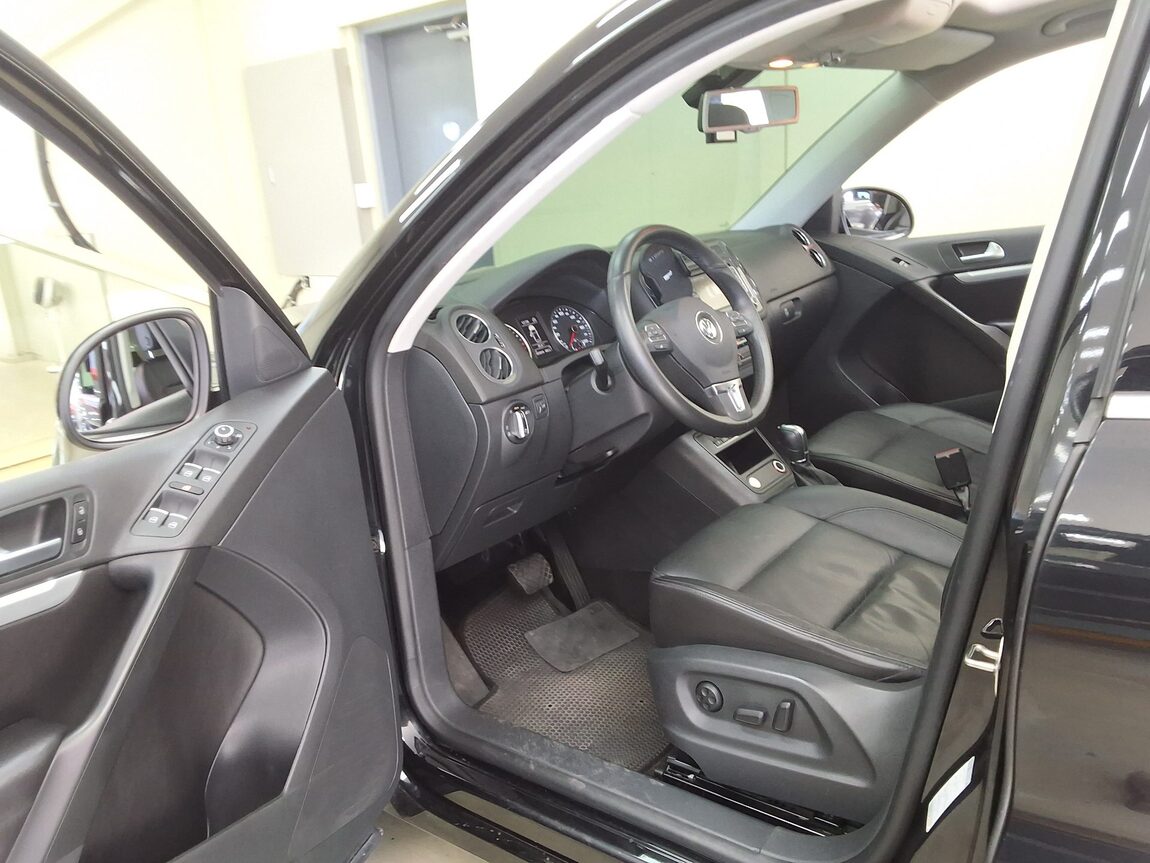 VOLKSWAGEN TIGUAN 2.0 TDI BLUEMOTION 2013 - zdjęcie 11